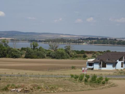 Prodej pozemku pro komerční výstavbu, Milovice, 2560 m2